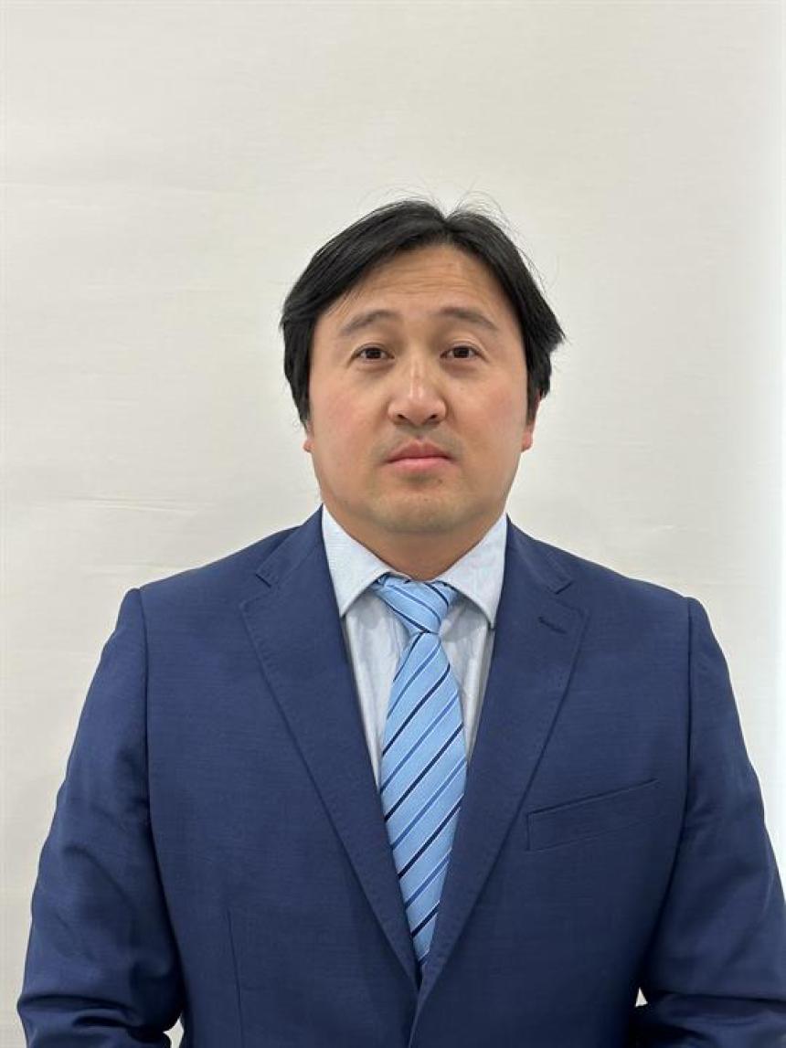 Prof. Zhong-Hua Chen